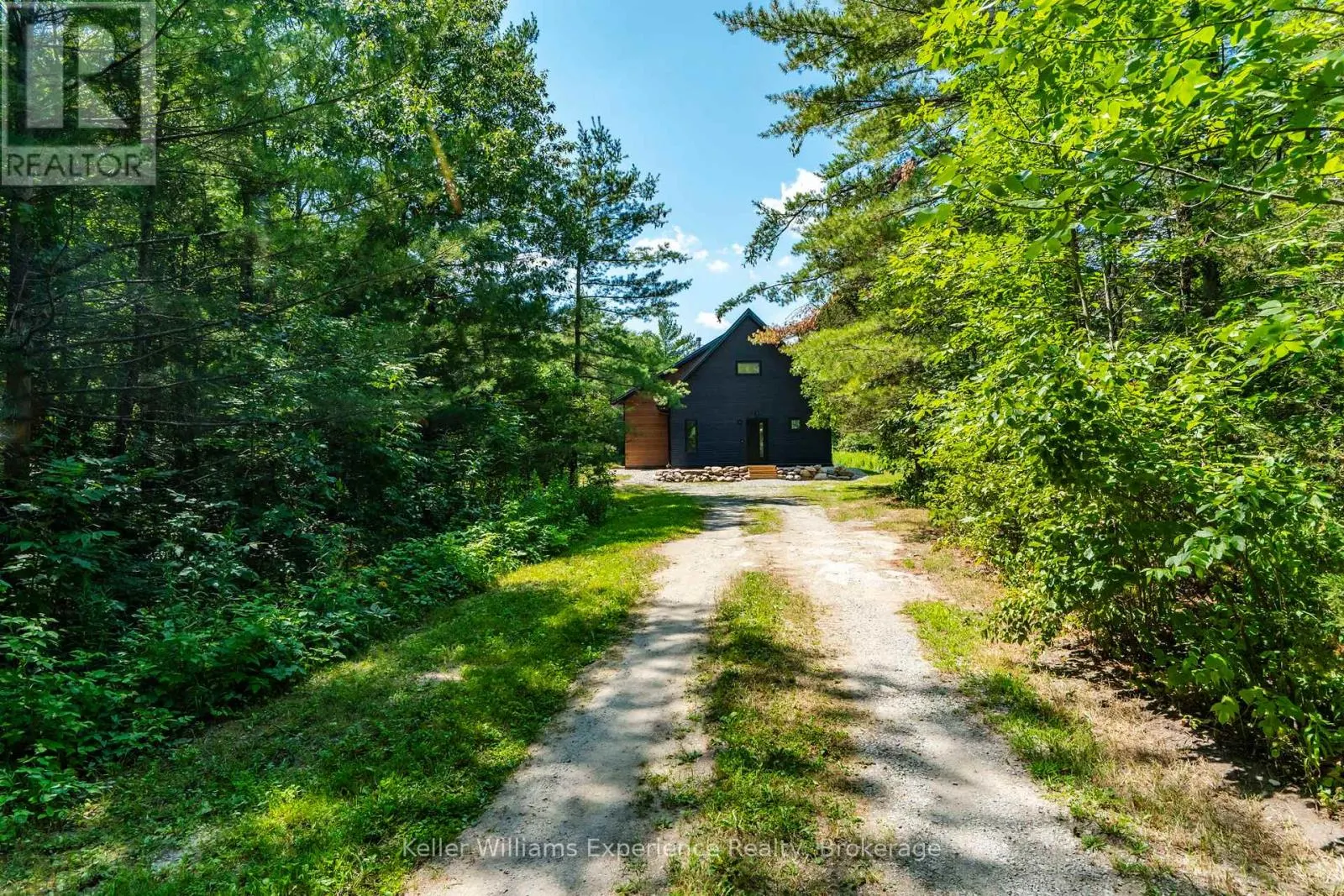 753 HONEY HARBOUR ROAD