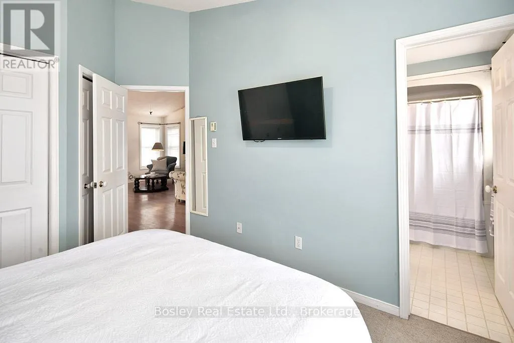 131 - 150 VICTORIA STREET S, #131