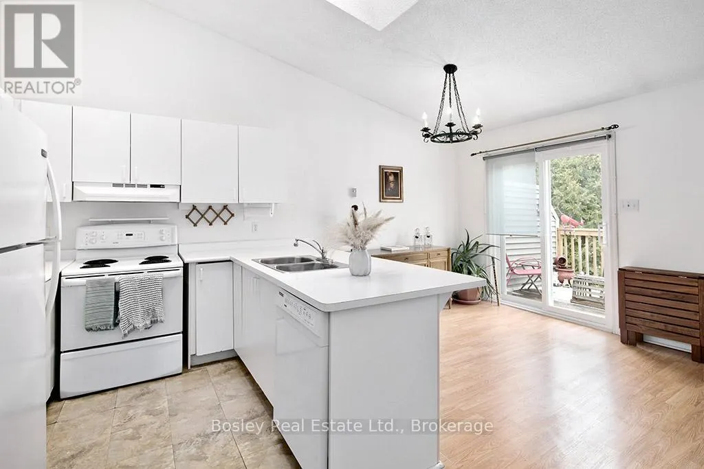 131 - 150 VICTORIA STREET S, #131