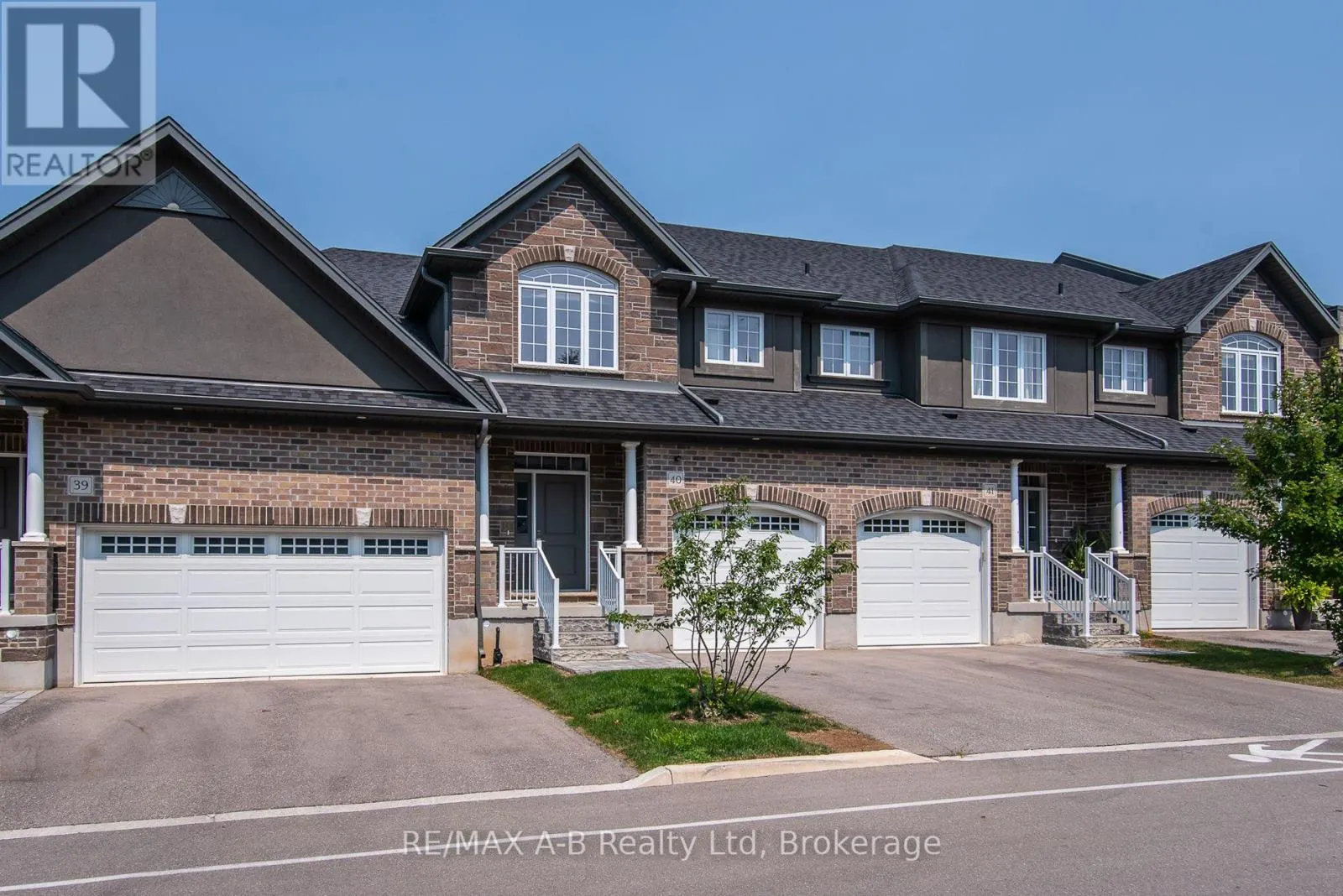 40 - 350 O'LOANE AVENUE, #40