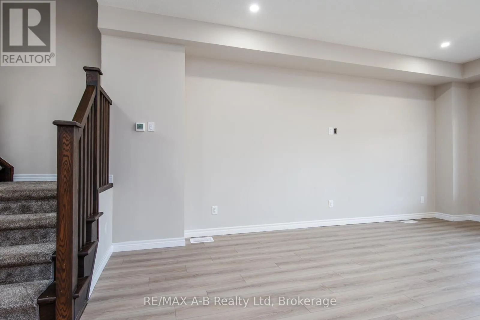 40 - 350 O'LOANE AVENUE, #40