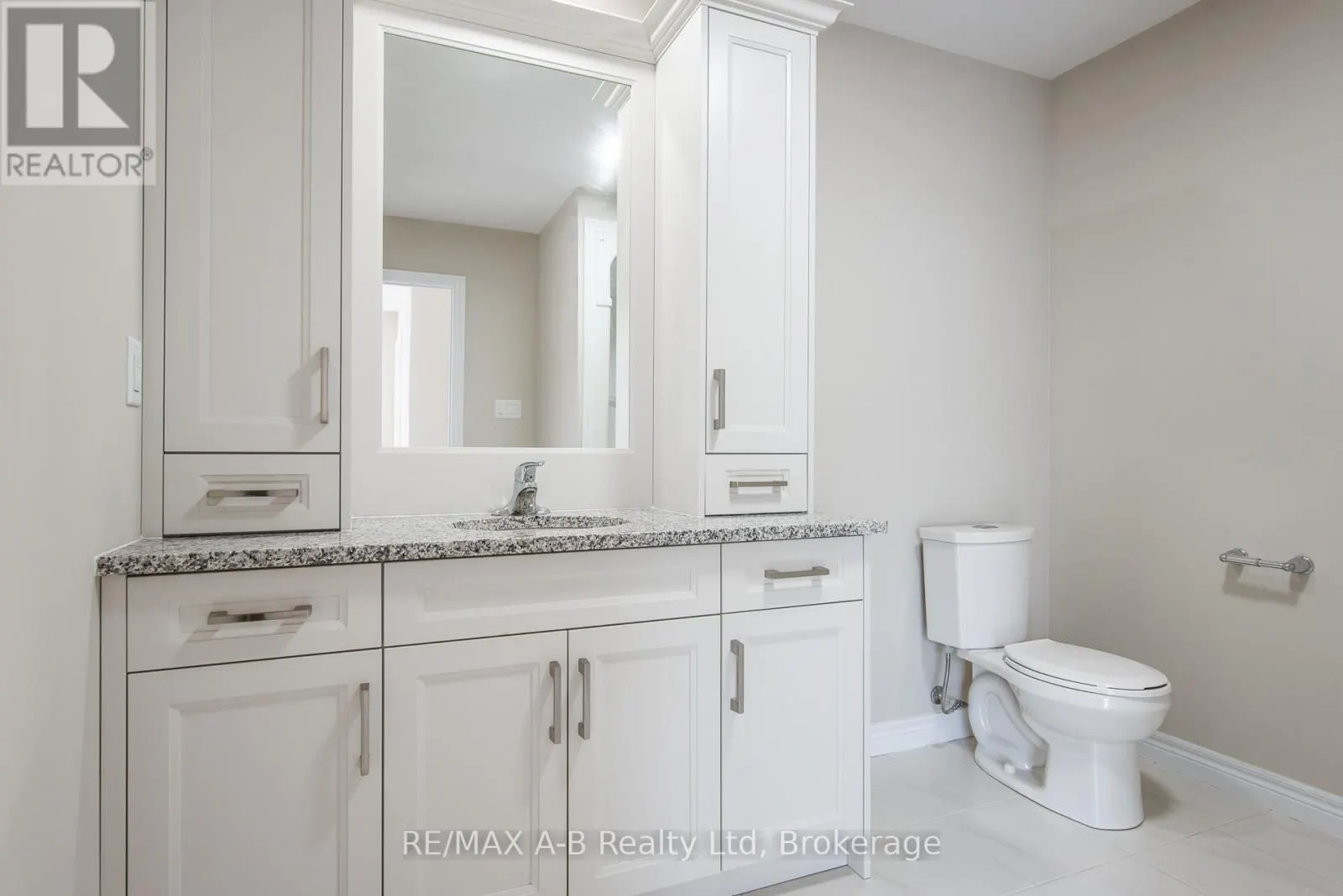 40 - 350 O'LOANE AVENUE, #40