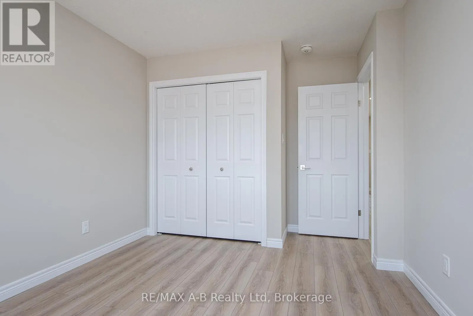40 - 350 O'LOANE AVENUE, #40