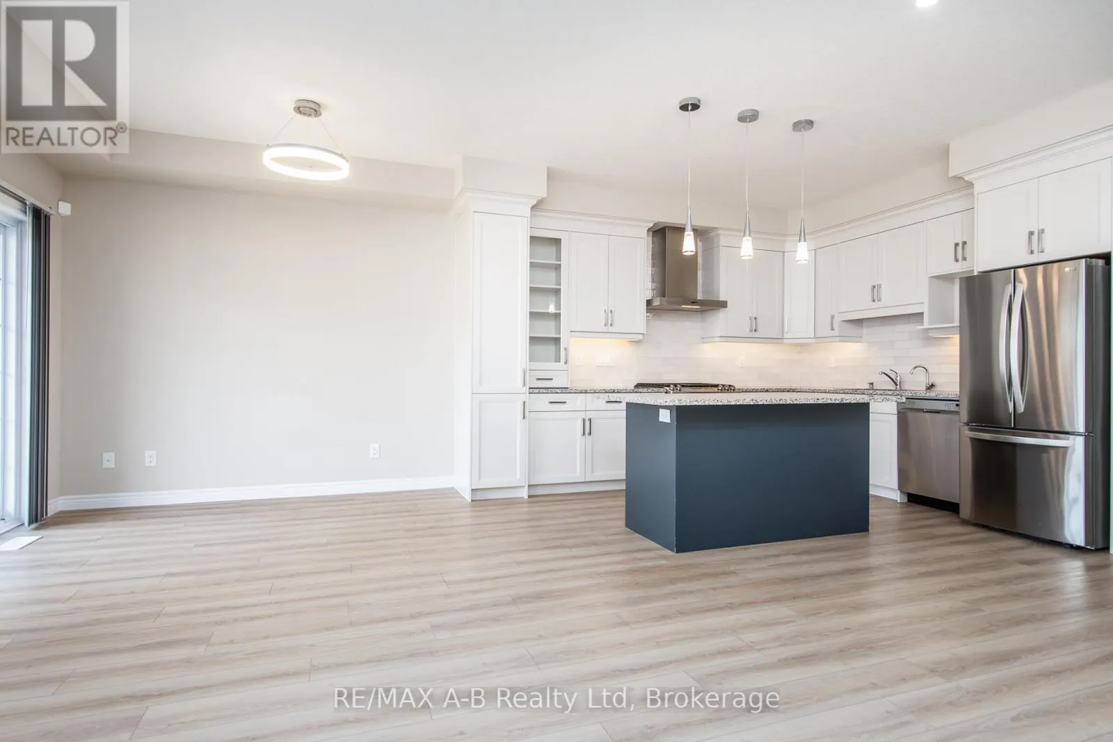 40 - 350 O'LOANE AVENUE, #40