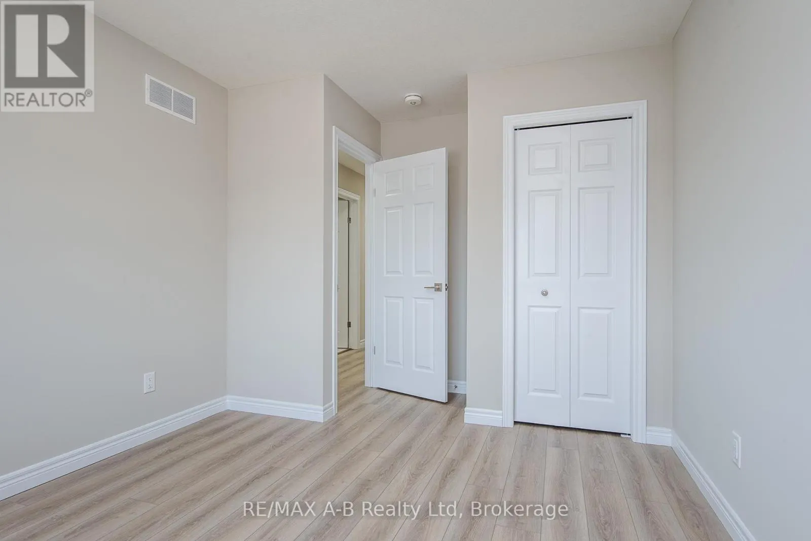 40 - 350 O'LOANE AVENUE, #40