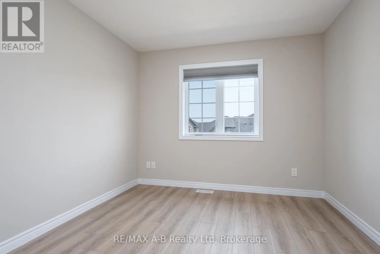 40 - 350 O'LOANE AVENUE, #40