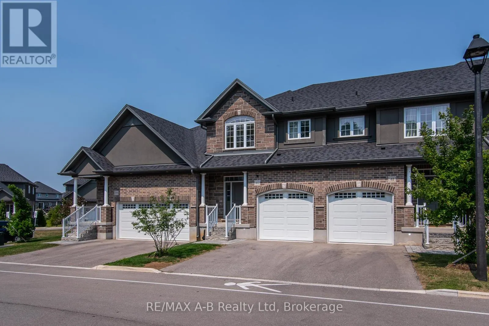 40 - 350 O'LOANE AVENUE, #40