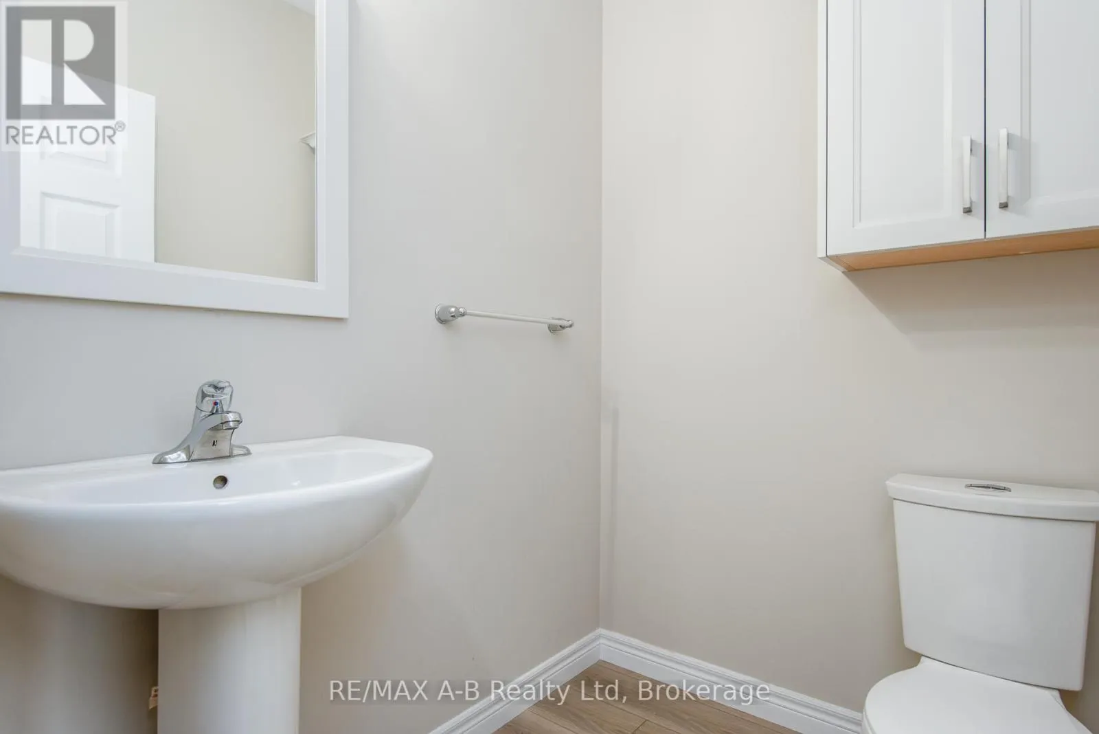 40 - 350 O'LOANE AVENUE, #40
