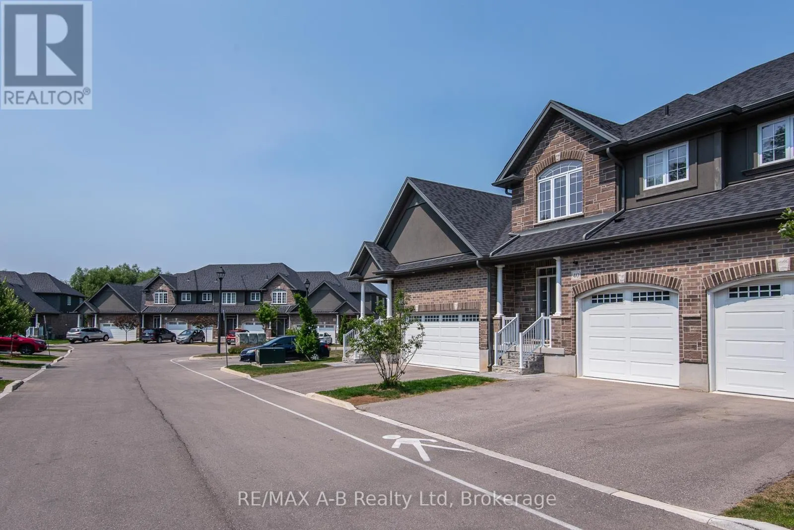 40 - 350 O'LOANE AVENUE, #40