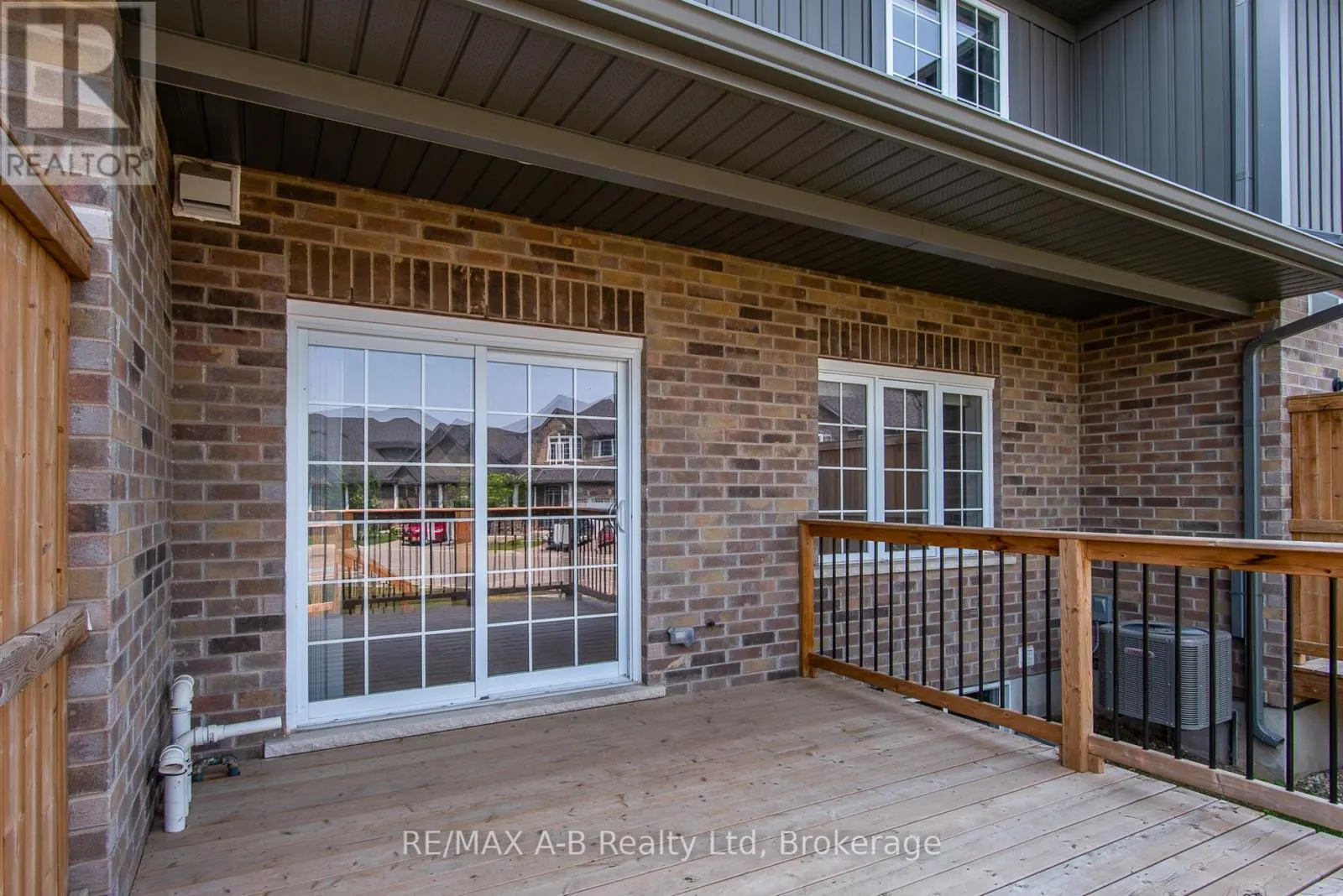 40 - 350 O'LOANE AVENUE, #40
