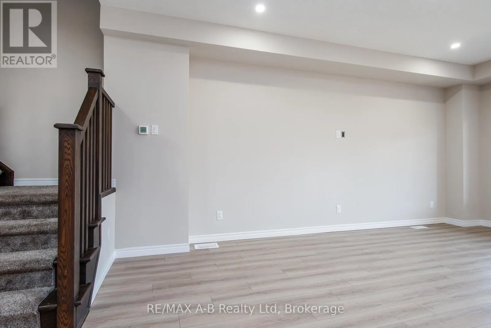 40 - 350 O'LOANE AVENUE, #40