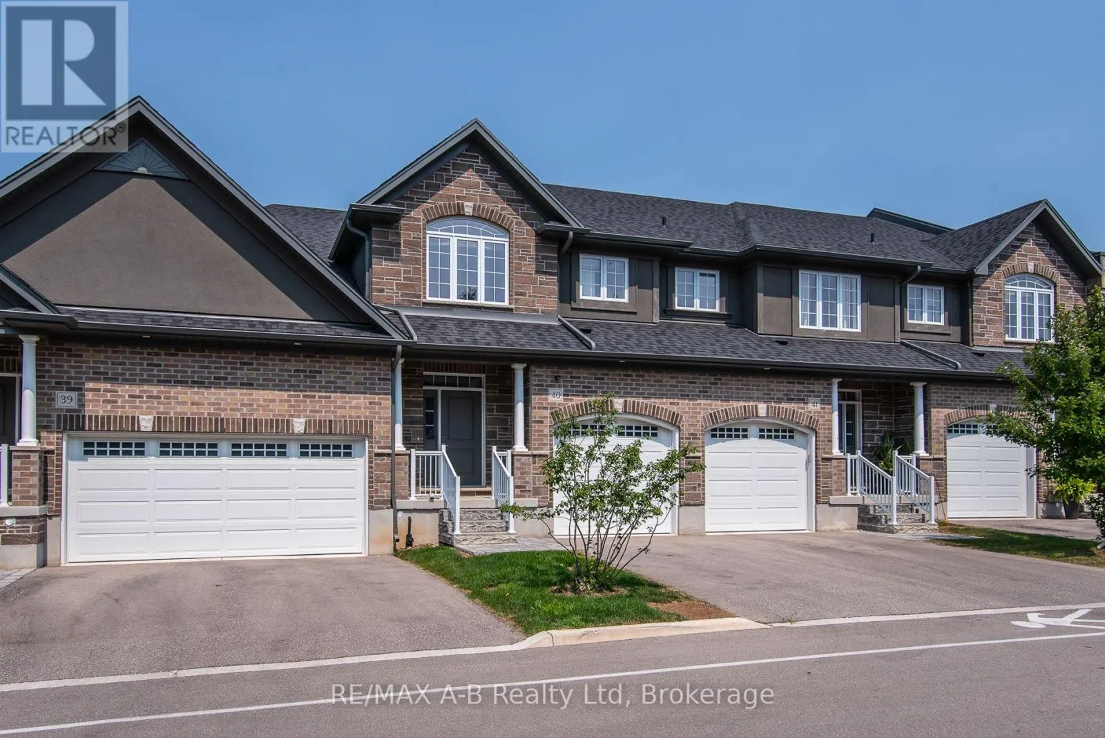 40 - 350 O'LOANE AVENUE, #40
