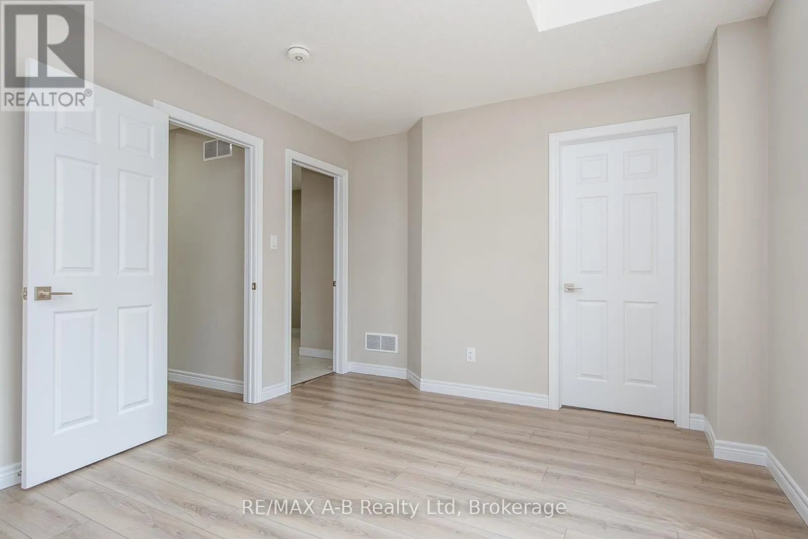 40 - 350 O'LOANE AVENUE, #40