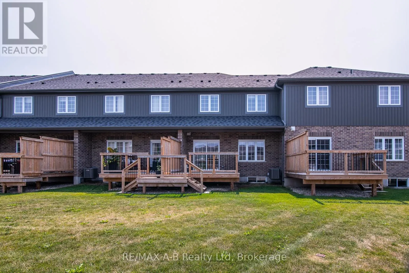 40 - 350 O'LOANE AVENUE, #40