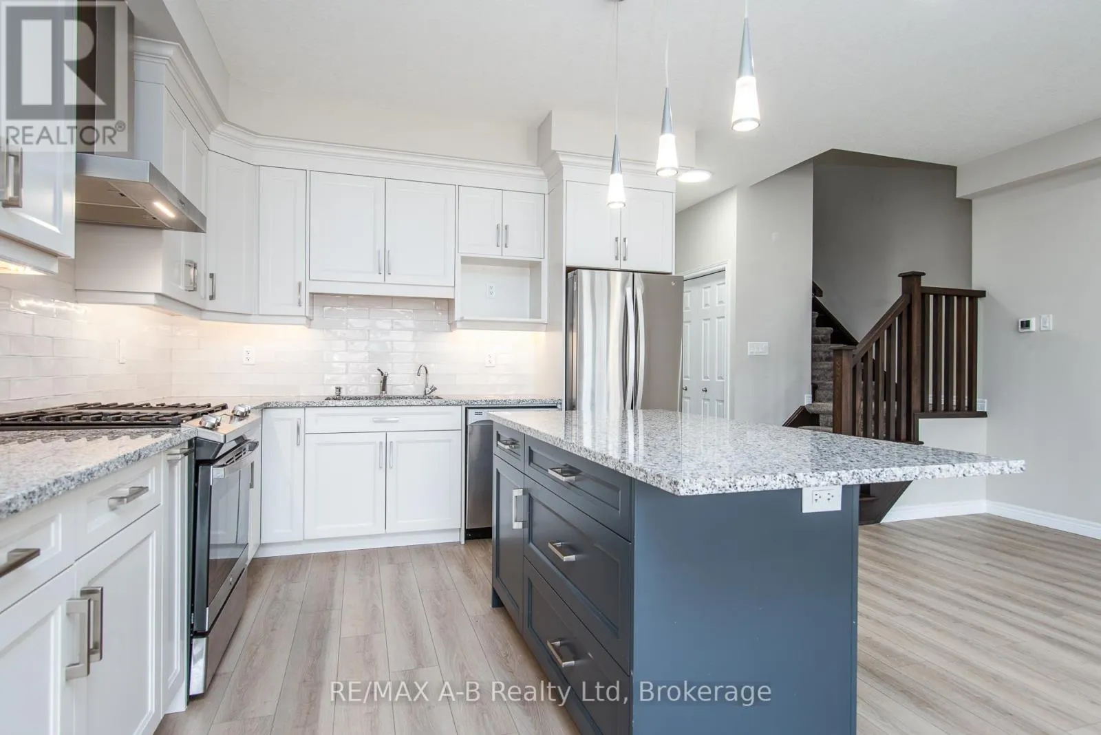 40 - 350 O'LOANE AVENUE, #40