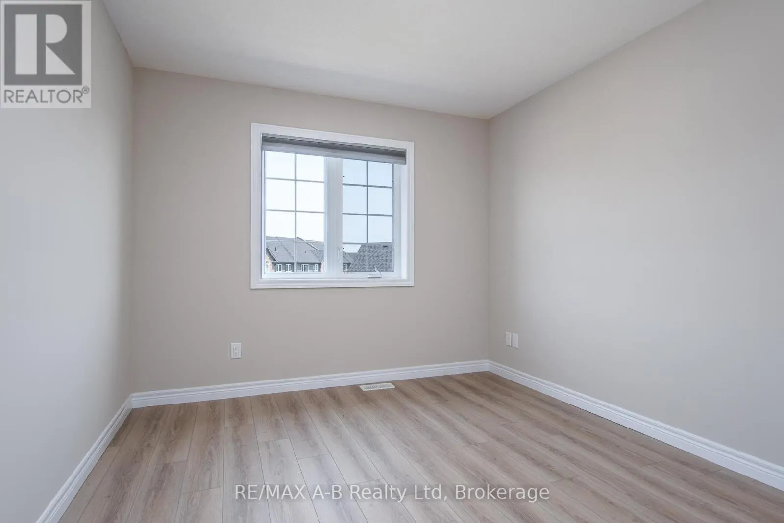40 - 350 O'LOANE AVENUE, #40