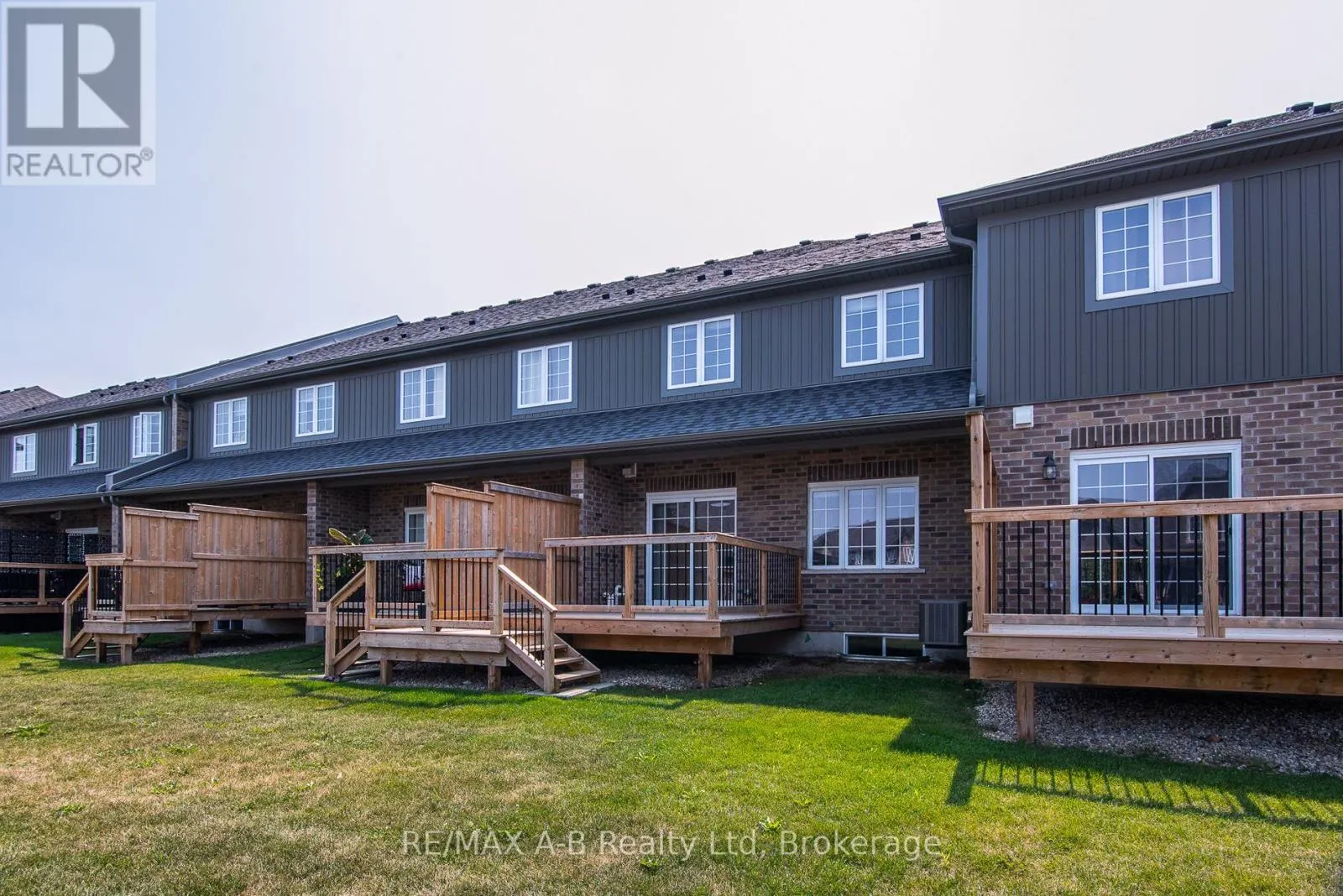 40 - 350 O'LOANE AVENUE, #40