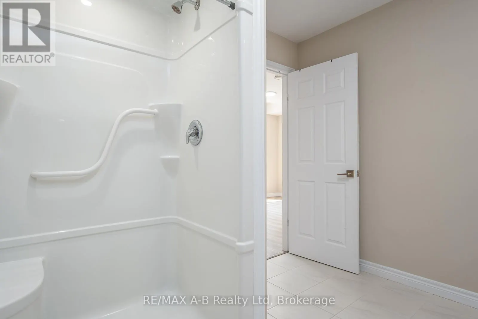 40 - 350 O'LOANE AVENUE, #40