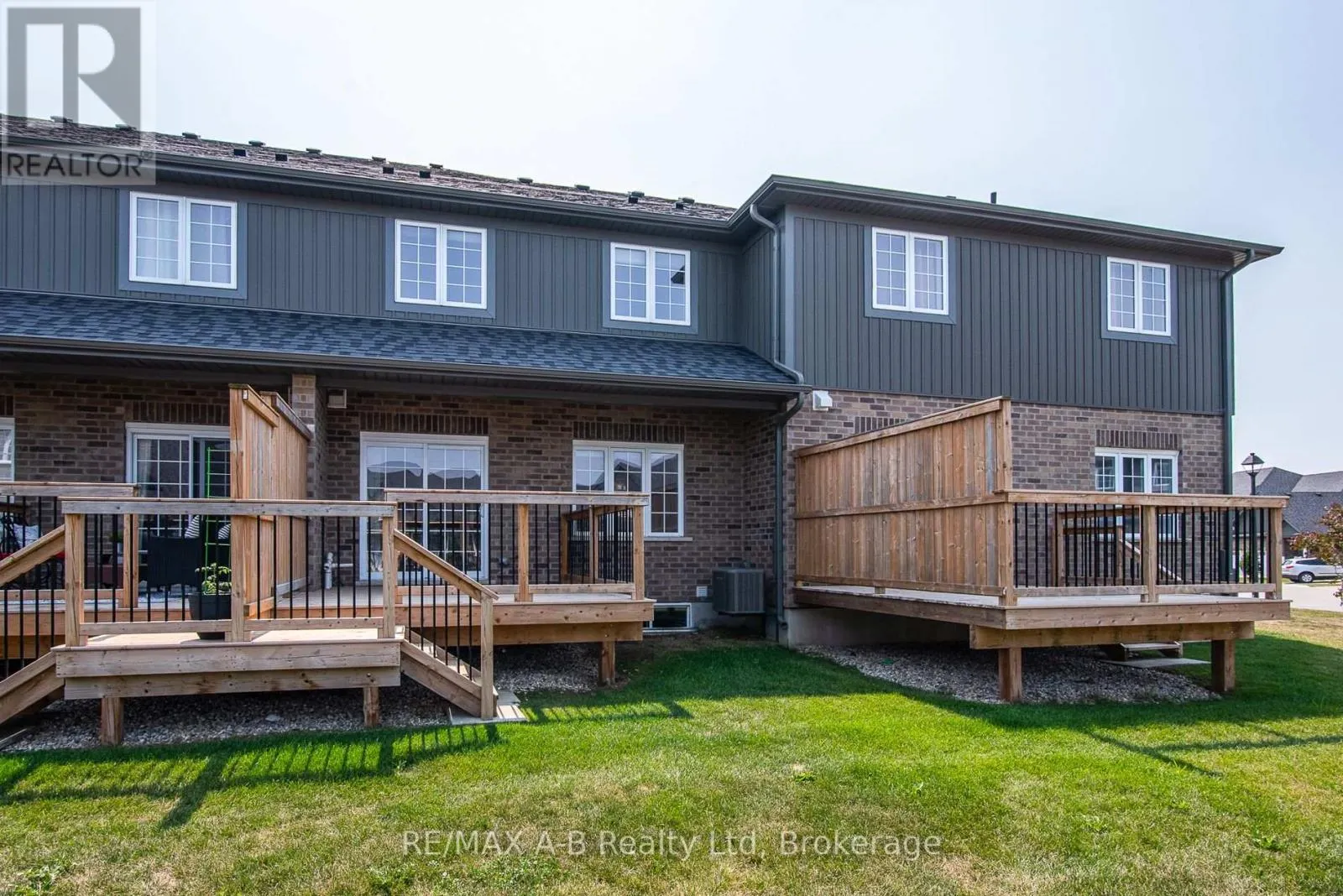 40 - 350 O'LOANE AVENUE, #40
