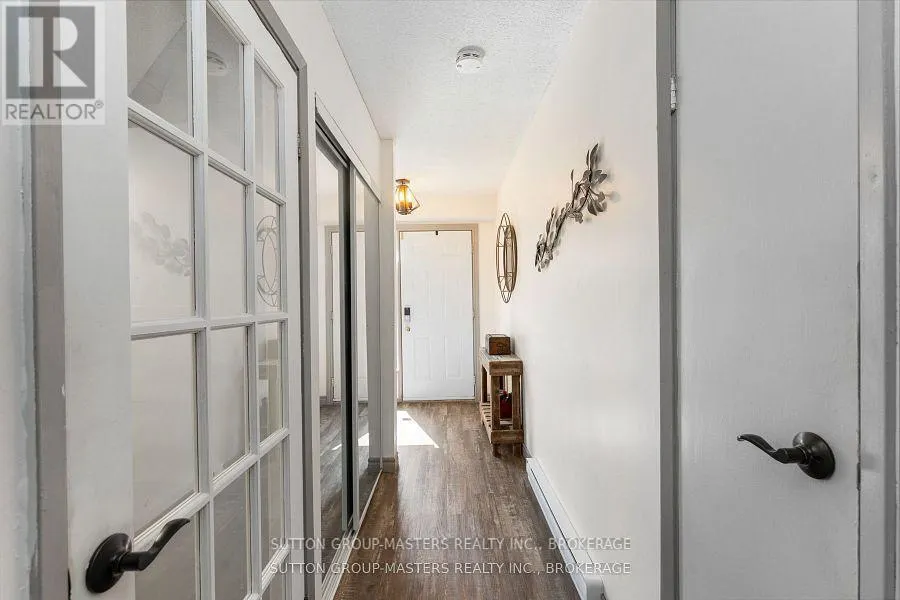 28 - 19 MACPHERSON AVENUE W, #28