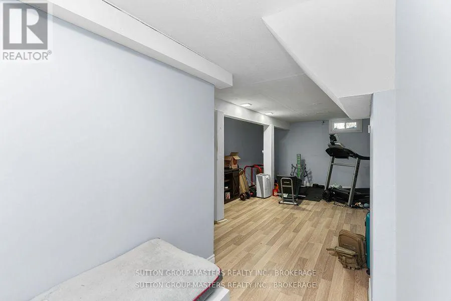 28 - 19 MACPHERSON AVENUE W, #28