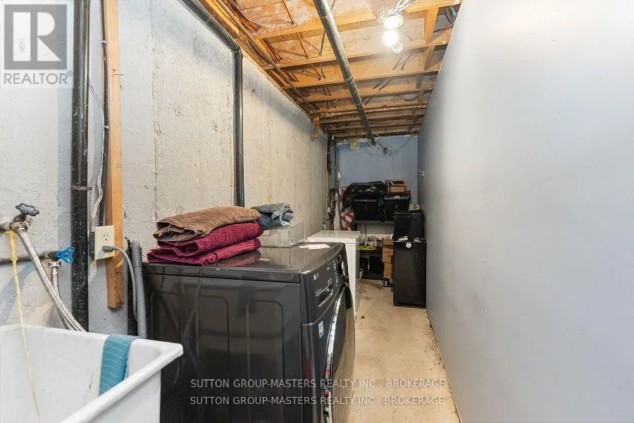 28 - 19 MACPHERSON AVENUE W, #28