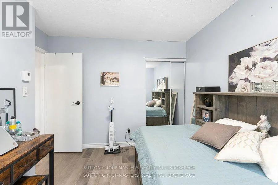 28 - 19 MACPHERSON AVENUE W, #28