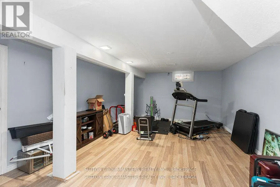 28 - 19 MACPHERSON AVENUE W, #28