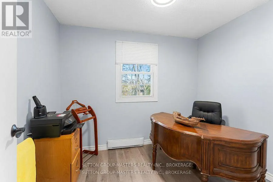 28 - 19 MACPHERSON AVENUE W, #28
