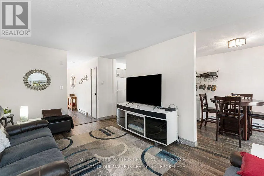 28 - 19 MACPHERSON AVENUE W, #28