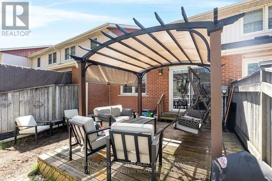 28 - 19 MACPHERSON AVENUE W, #28