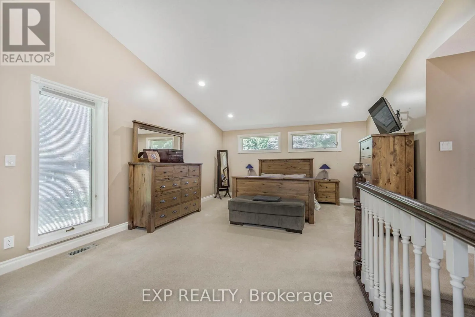 15 HAWTHORNE ROAD