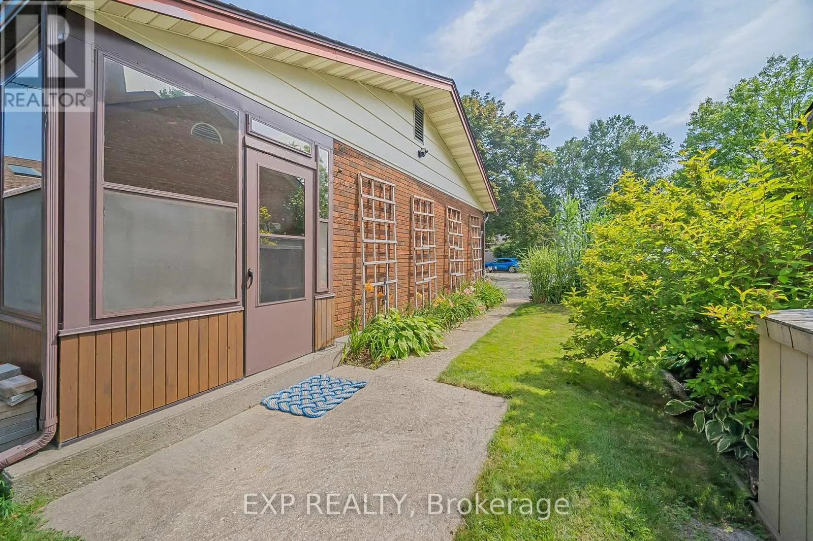 15 HAWTHORNE ROAD