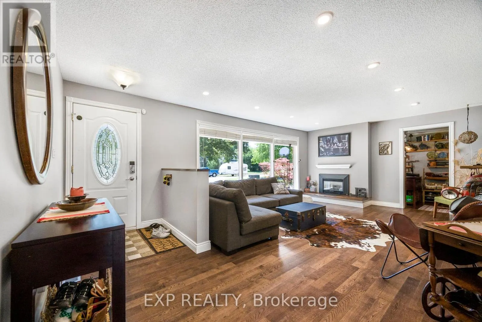 15 HAWTHORNE ROAD