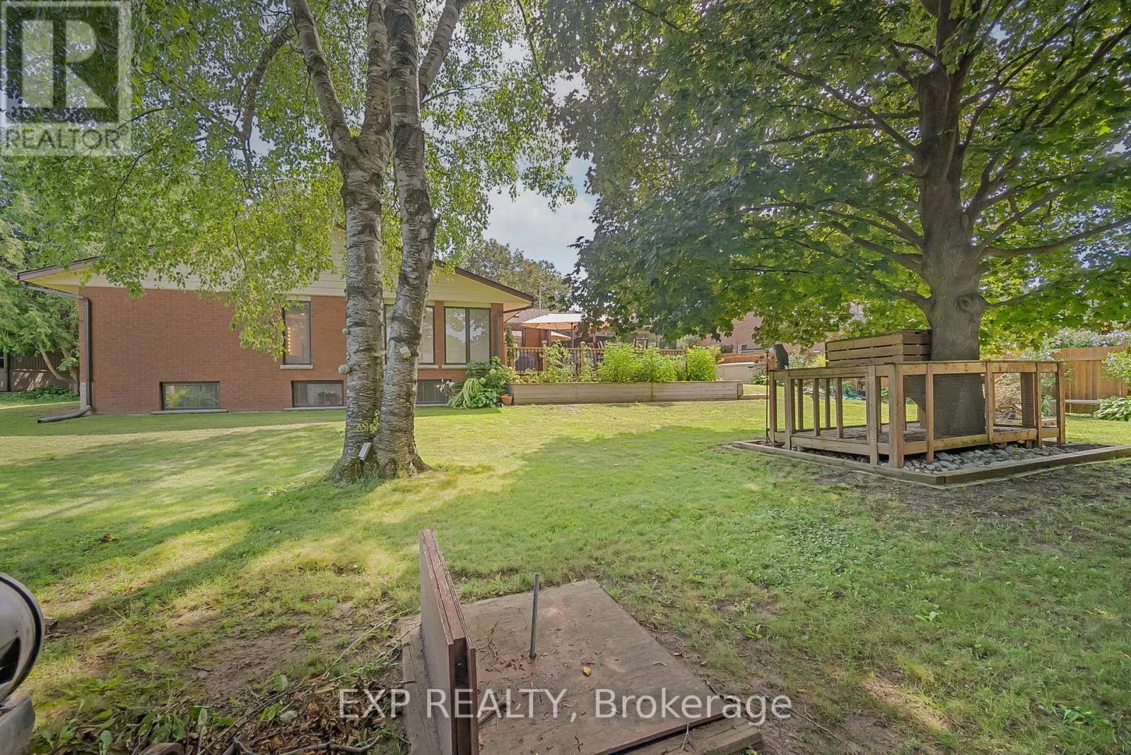 15 HAWTHORNE ROAD