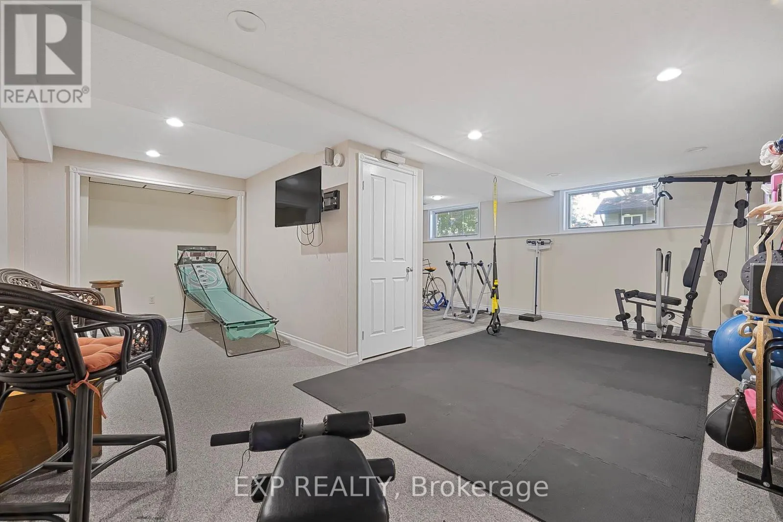 15 HAWTHORNE ROAD
