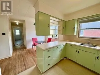 11 MARGARET STREET N