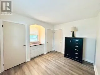 11 MARGARET STREET N