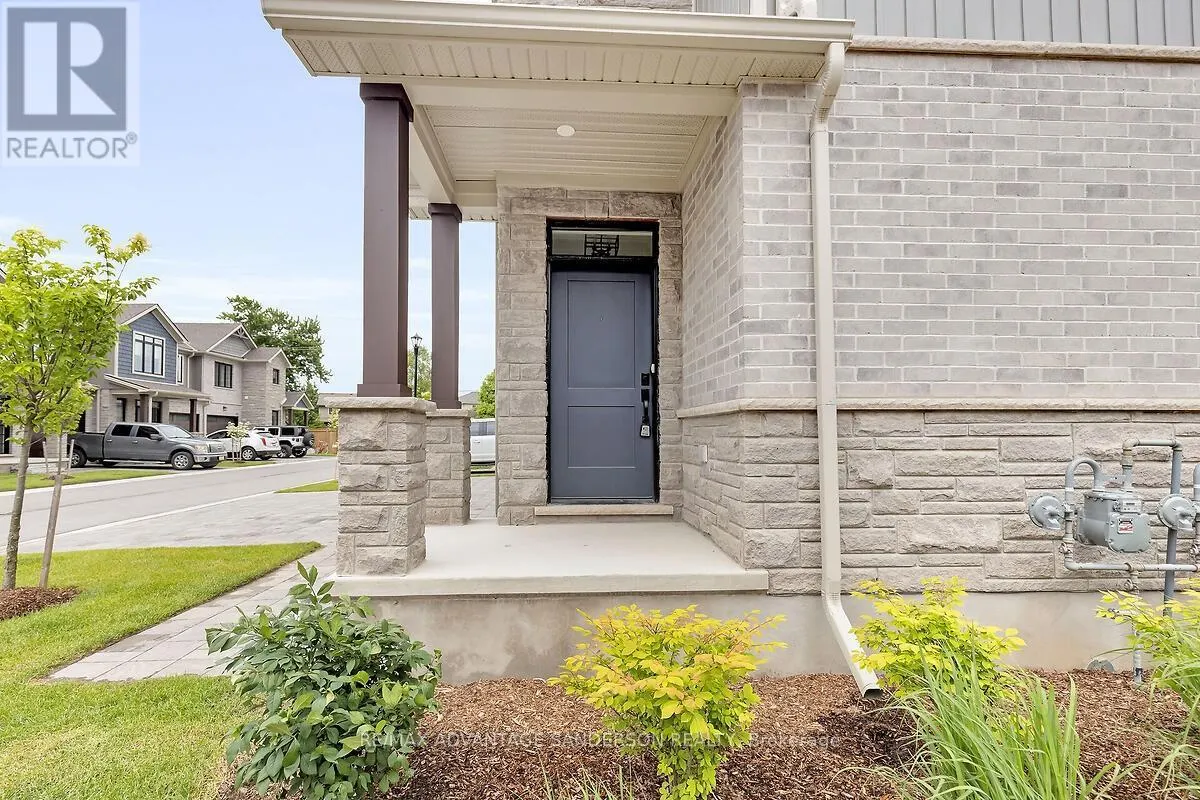 124 - 93 STONEFIELD LANE, #124