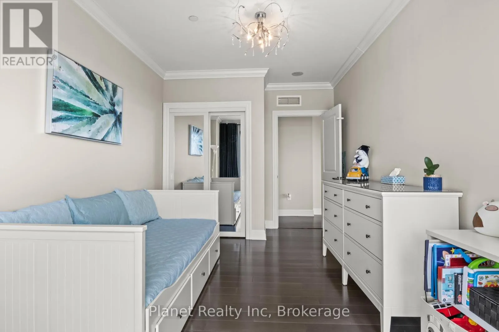 1607 - 160 MACDONELL STREET, #1607