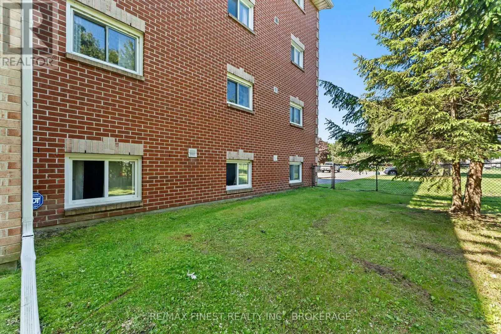 102 - 580 ARMSTRONG ROAD, #102