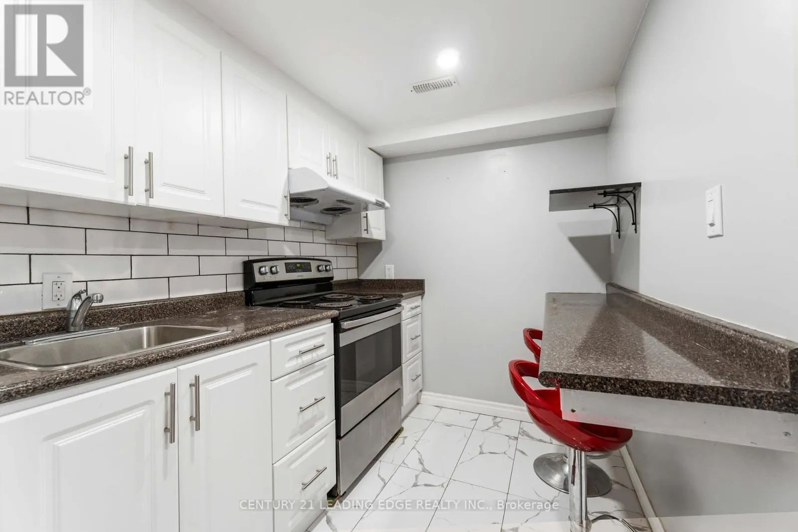 117 THOROUGHBRED BOULEVARD