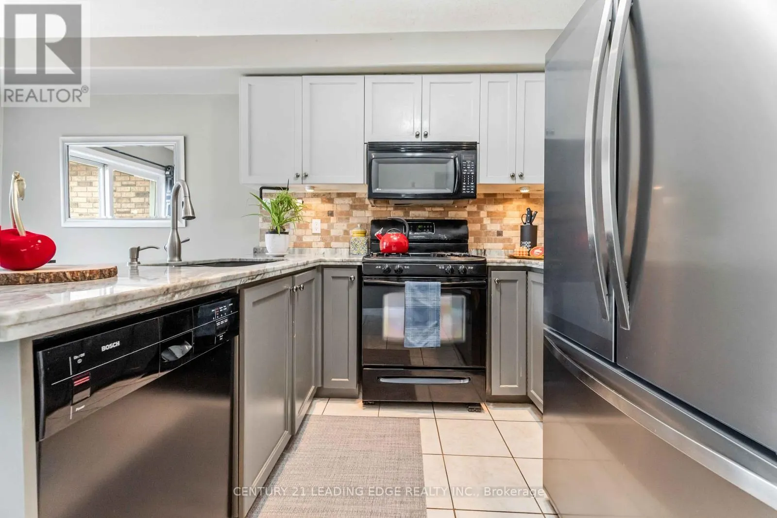 117 THOROUGHBRED BOULEVARD