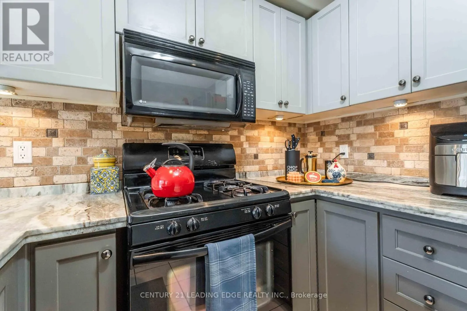 117 THOROUGHBRED BOULEVARD