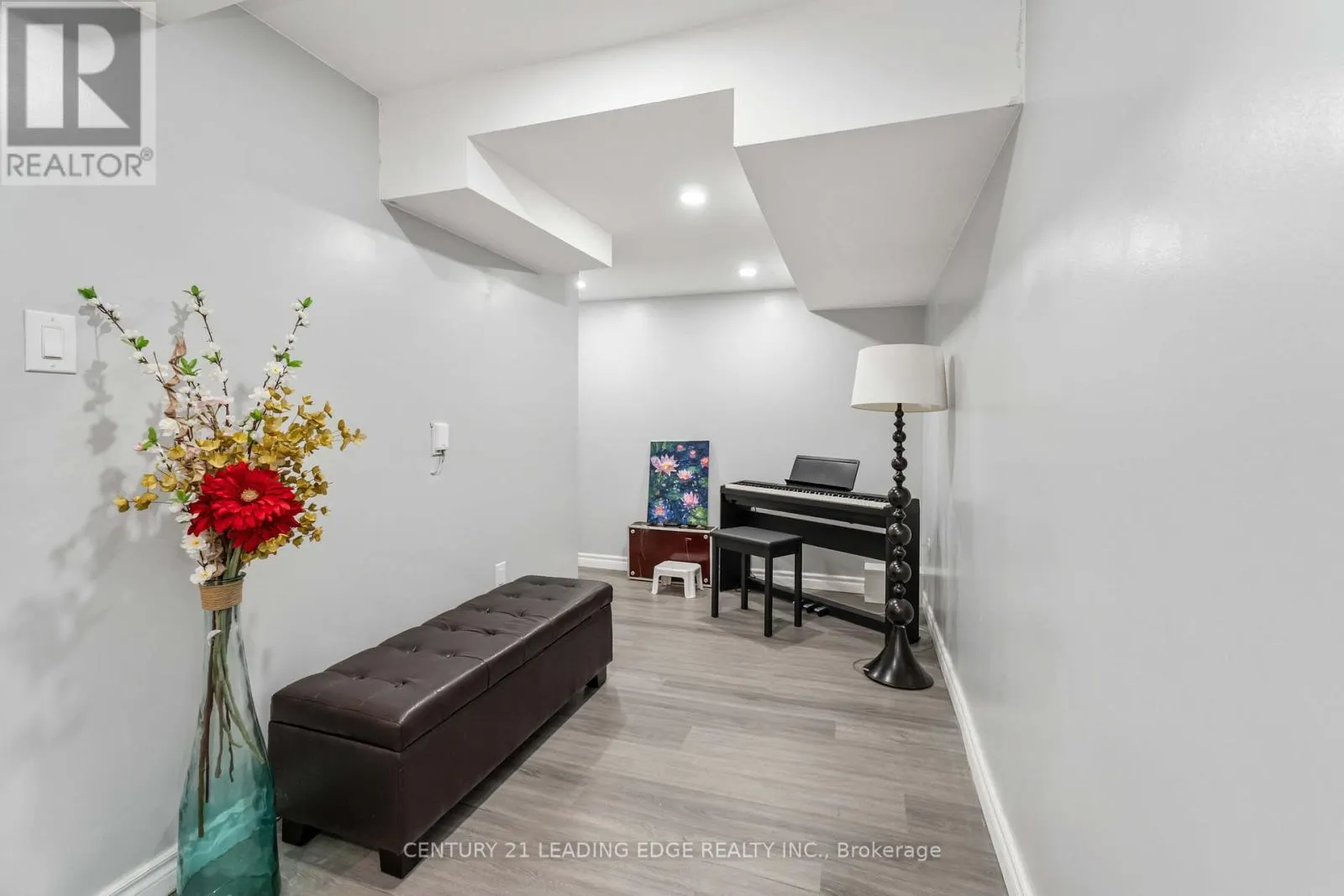 117 THOROUGHBRED BOULEVARD