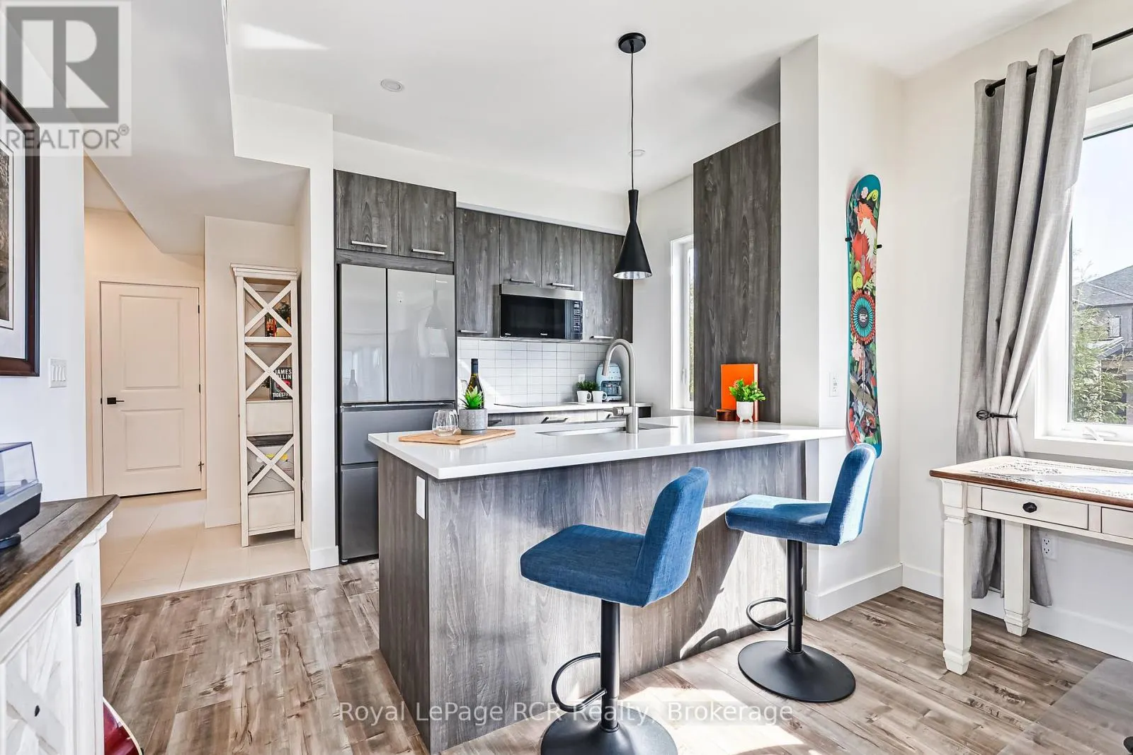 102 - 11 BECKWITH LANE, #102