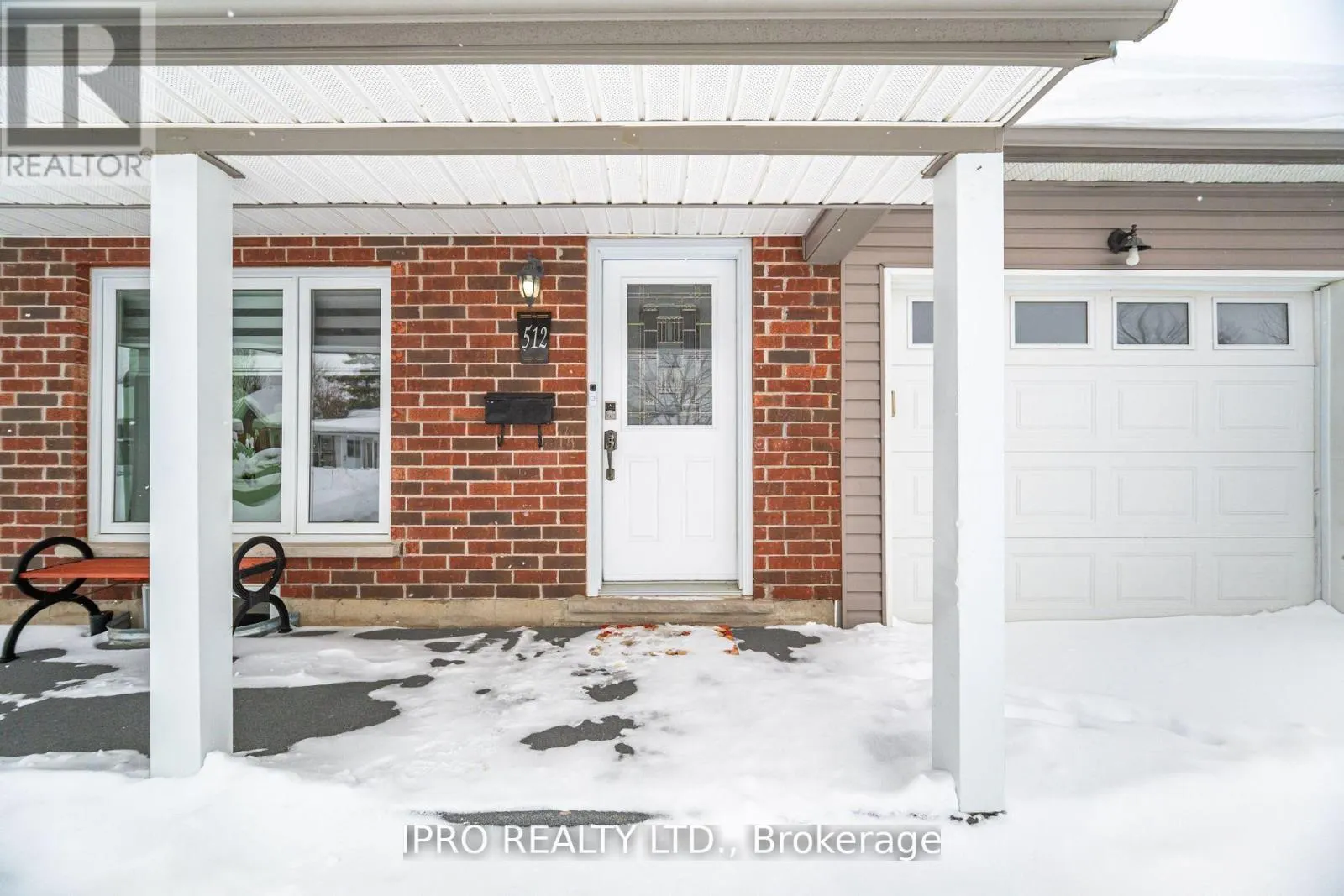 512 PINETREE CRESCENT