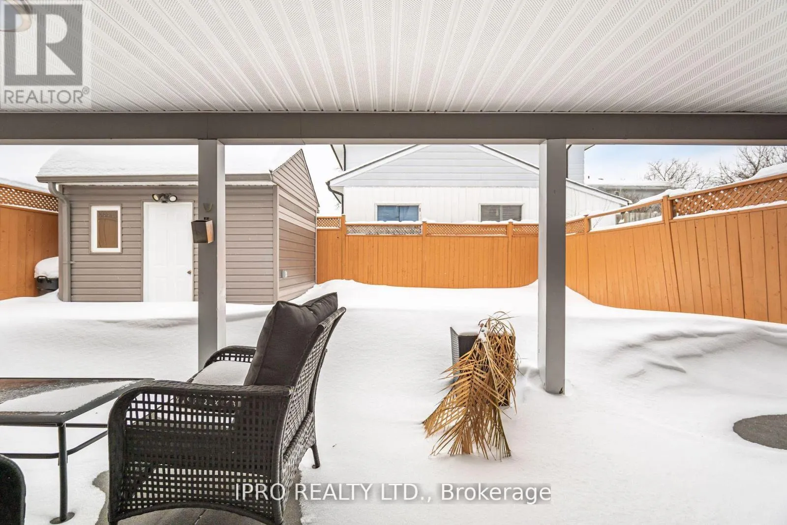 512 PINETREE CRESCENT