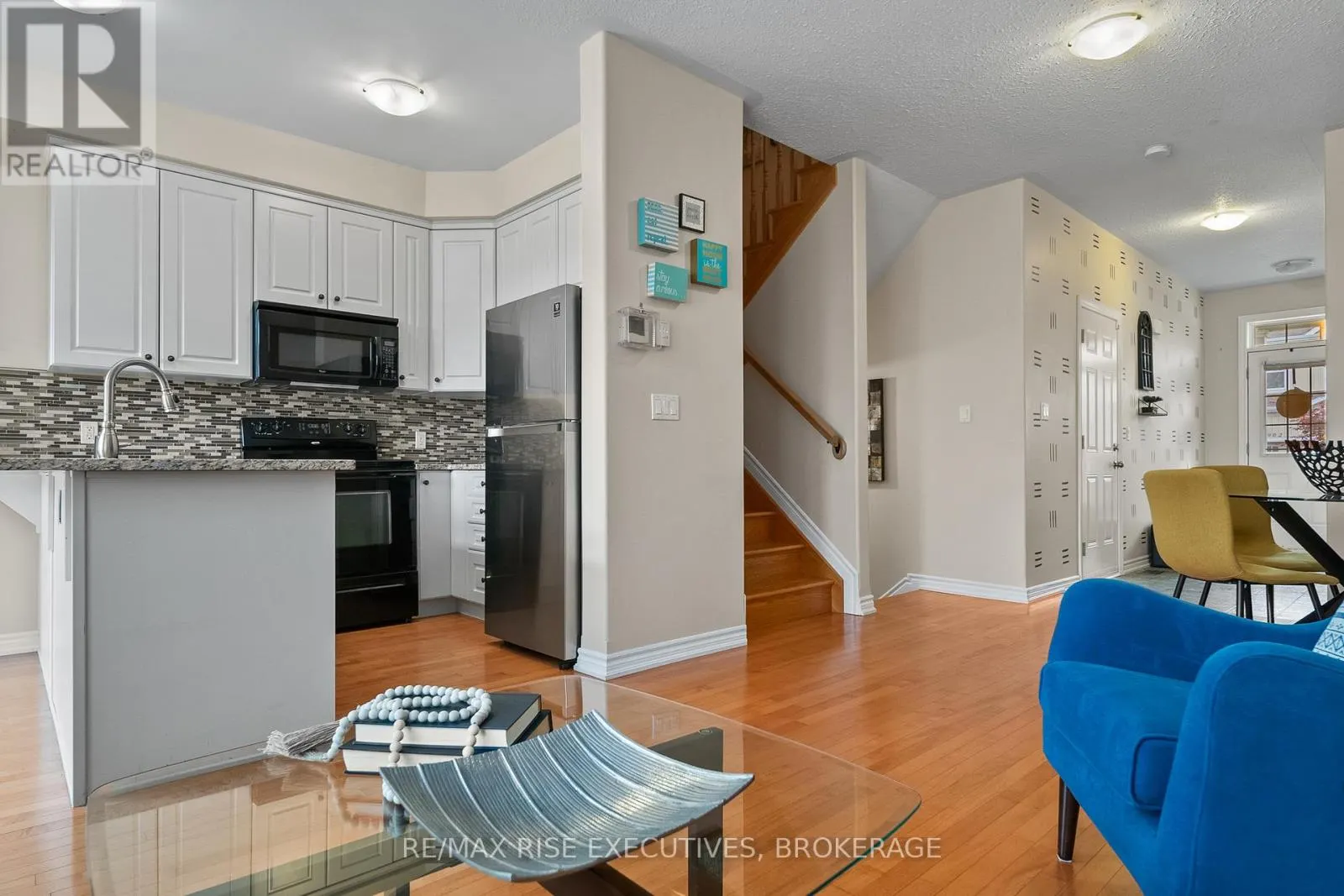 903 ASCOT LANE