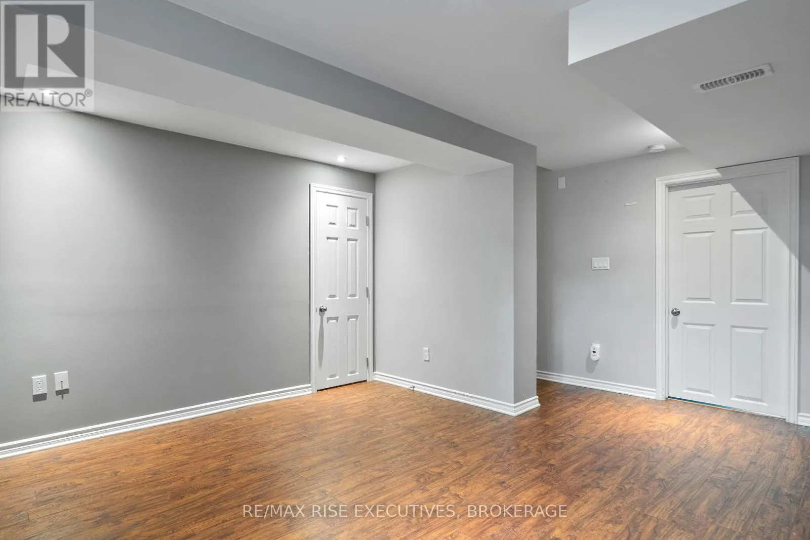 903 ASCOT LANE